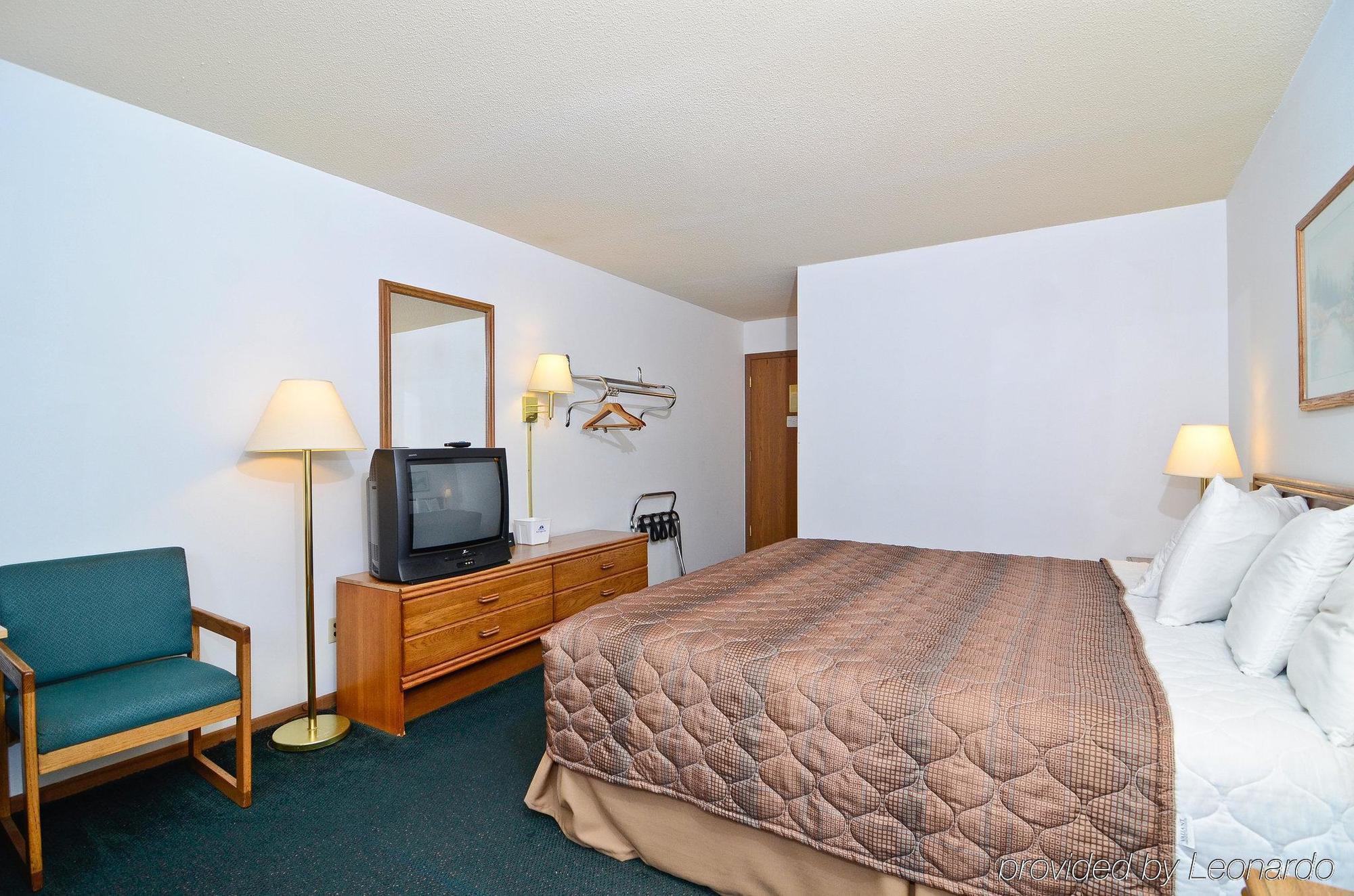 Amerivu Inn Park Falls Habitación foto